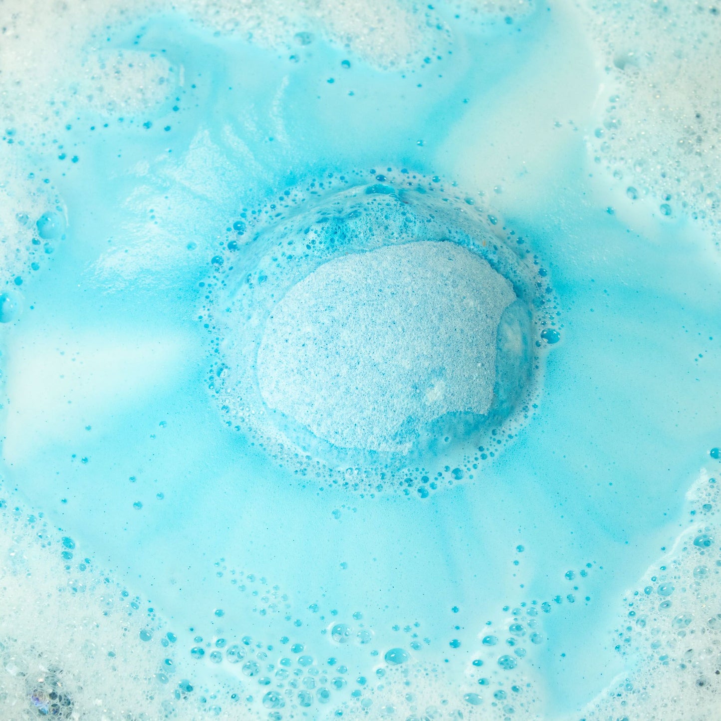 Water Element Crystal Bath Bomb – Calming Ocean Bath Fizzer with Hidden Gemstone