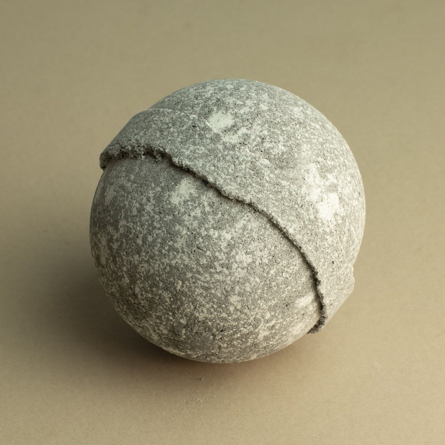 Air Element Crystal Bath Bomb – Light, Calming Bath Fizzer with Hidden Gemstone